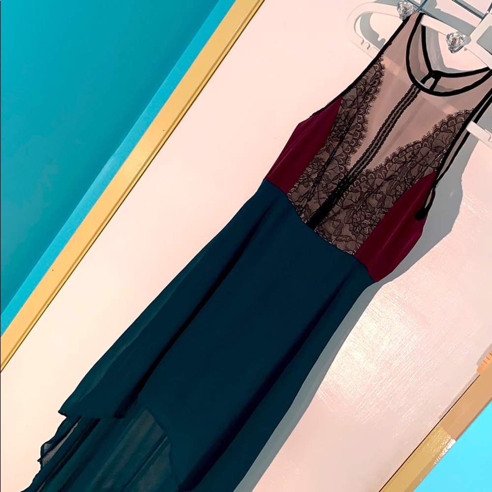 SOLEMIO Silky high-neck colourblock high-low dress